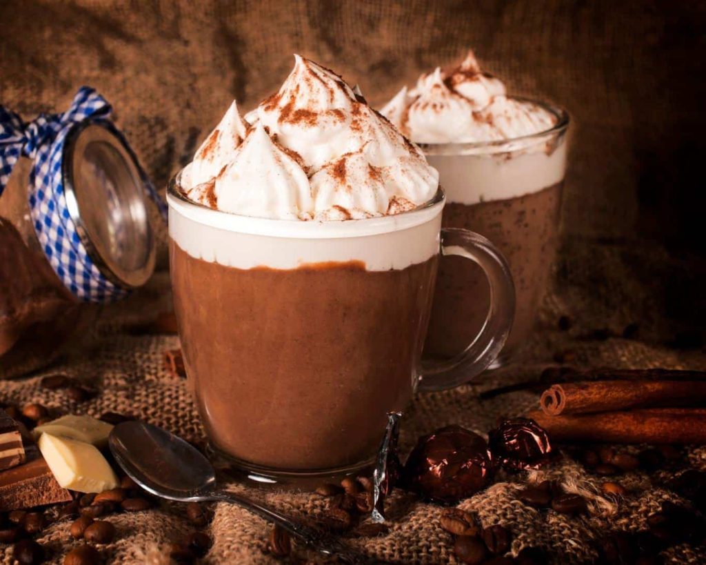 طعم گرم زمستان، هشداری سرد برای استخوان‌ها: تحلیل جامع ارتباط شکلات داغ و سلامت اسکلتی